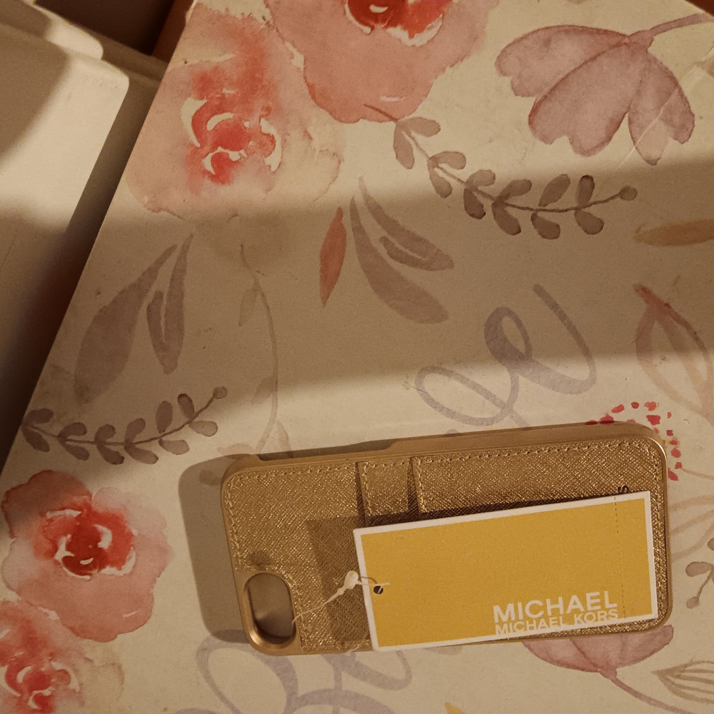 Michael Kors Gold Phone Case IP 7 - Picture 6 of 6